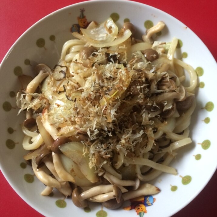 冷凍うどんで！塩昆布入り焼きうどん